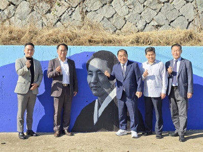 신안 ‘스토리가 있는 김준곤 벽화’ 명소로 부상