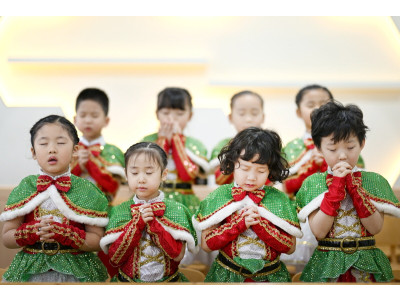 “마음의 구유 비우고 예수님 모시자” 여의도순복음교회 성탄축하예배