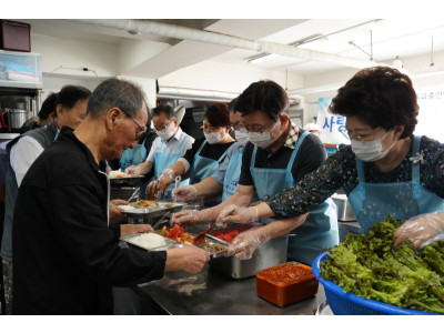 사랑의 한끼밥상 나눔...어르신 급식봉사